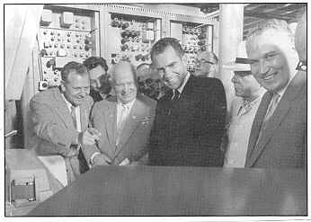 Nixon.jpg (11330 bytes)